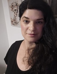 Carla Feher null