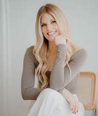 Book an Appointment with Alexandra Haggis for Free Consultation with a Registered Dietitian