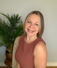 Book an Appointment with Laura Earle for Psychotherapy and Social Work