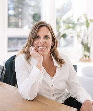 Book an Appointment with Nicole Mee for Psychotherapy